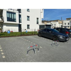 Car-park barrier hoop#foldable with padlock#hot-dip galvanised / #red reflecting stripes