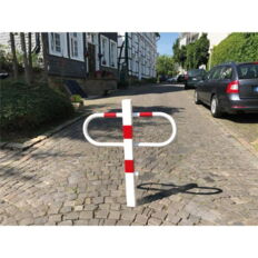 Passage and#car-park barrier#removable with#triangular lock