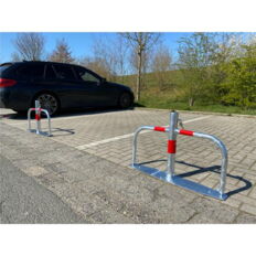 Car-park barrier#foldable, with Euro#profile lock cylinder#hot-dip galv. / red refl. stripes